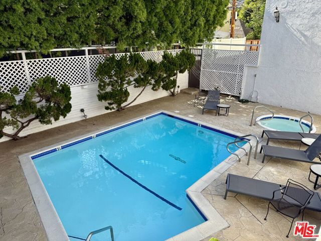 837 N West Knoll Drive, West Hollywood CA: https://media.crmls.org/mediaz/a3ad0508-2f2d-4c39-9682-f8286620e68e.jpg