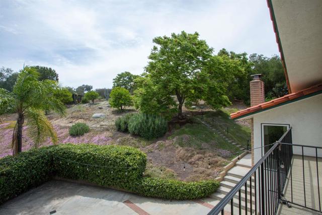 28628 Mountain Meadow Rd, Escondido CA: https://media.crmls.org/mediaz/a3ad054d-6f0c-4363-bc3f-3c6546dd4c93.jpg