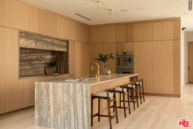 10346 Louisiana Avenue, Los Angeles CA: https://media.crmls.org/mediaz/a3ad2051-095f-46bb-8bfd-e419b5f2e838.jpg