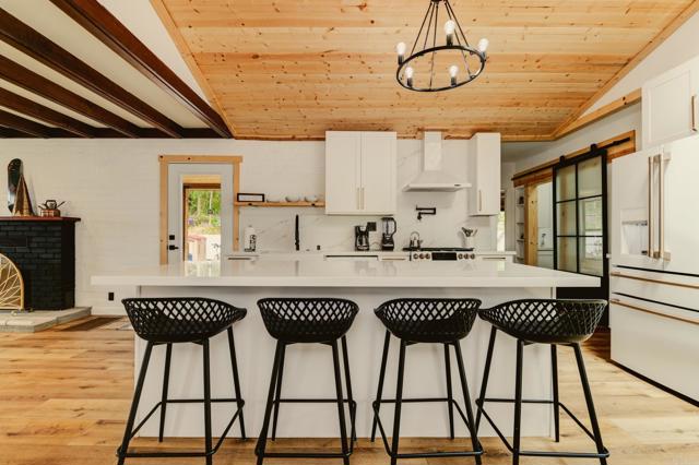 Detail Gallery Image 3 of 24 For 4339 Park Dr a,  Carlsbad,  CA 92008 - 3 Beds | 2 Baths