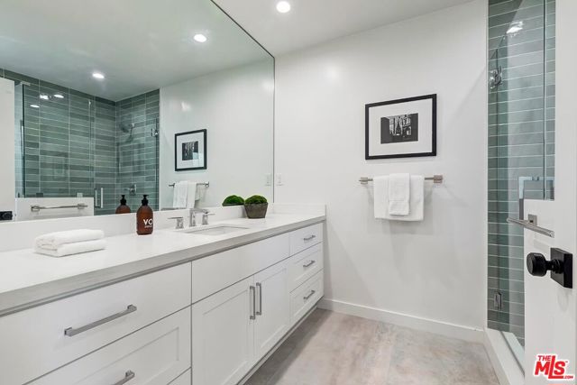 3364 Garden Avenue, Los Angeles CA: https://media.crmls.org/mediaz/a3adc46b-ebf3-49bd-ab16-0e3394d909a9.jpg