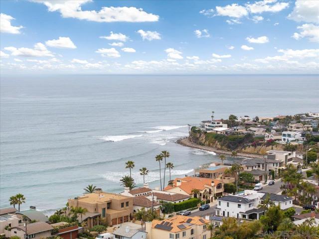 5061 Mission BLVD, San Diego CA: https://media.crmls.org/mediaz/a3ae35b1-3a18-4f80-bd2f-b9bbcef00752.jpg