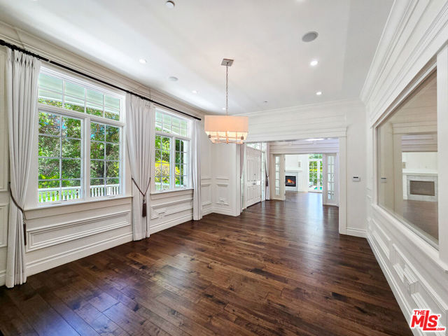 3815 Valley Meadow Road, Encino CA: https://media.crmls.org/mediaz/a3ae9a27-f2ac-4d1c-a315-36e7c440c90a.jpg