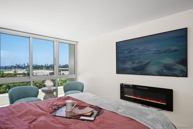 1820 Avenida del Mundo, Coronado CA: https://media.crmls.org/mediaz/a3aee40b-c95a-4f96-901b-eef4d0e5d210.jpg