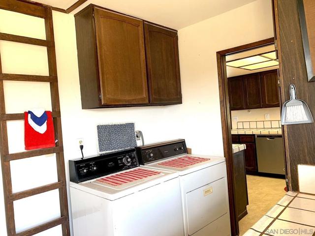 30809 Desert Shadow Rd, Castaic CA: https://media.crmls.org/mediaz/a3af4ac9-262c-486b-a83a-e9ddaefce248.jpg