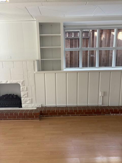 1024 Elsinore Ave, Oakland CA: https://media.crmls.org/mediaz/a3af506a-3080-4f40-a75f-69d989b184dc.jpg