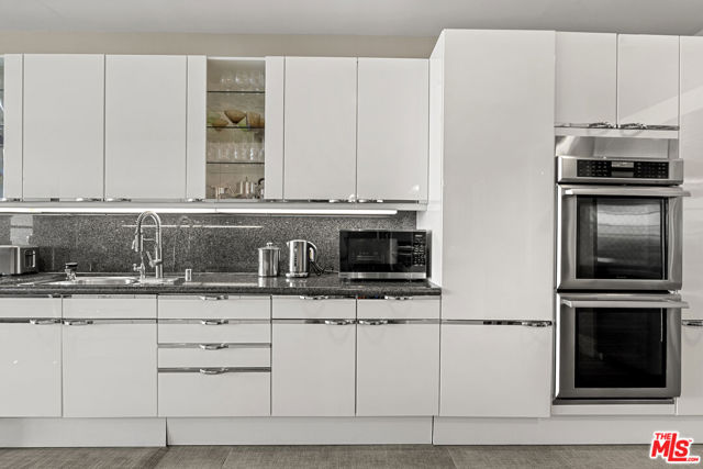 10380 Wilshire Boulevard, Los Angeles CA: https://media.crmls.org/mediaz/a3af590f-be4c-4af8-8b5d-fa136b4d9018.jpg