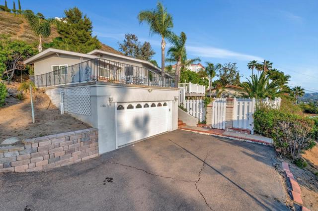 1106 Dawnridge Avenue, El Cajon CA: https://media.crmls.org/mediaz/a3b064e5-3232-4754-8276-d832fc9a24b9.jpg
