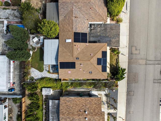3560 Santa Maria Street, Oceanside CA: https://media.crmls.org/mediaz/a3b09fee-4431-4b1f-95a5-11a08a69d3f9.jpg