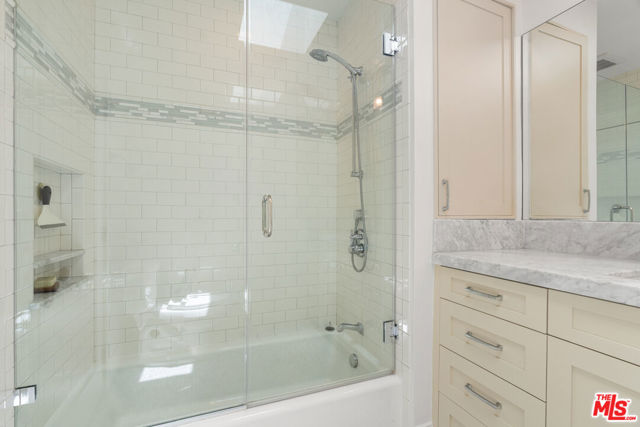 2347 Parnell Avenue, Los Angeles CA: https://media.crmls.org/mediaz/a3b15e32-aa02-4529-88ac-dab067897010.jpg