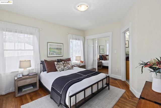 1081 Keith Ave, Berkeley CA: https://media.crmls.org/mediaz/a3b1e722-b4e5-443a-a50b-60c65a36f566.jpg