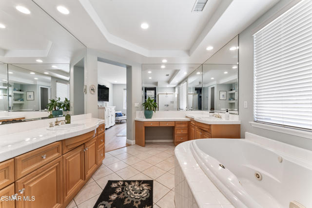 4543 Silverbell Circle, Moorpark CA: https://media.crmls.org/mediaz/a3b354d2-089a-4da4-a72b-2fe851893e48.jpg
