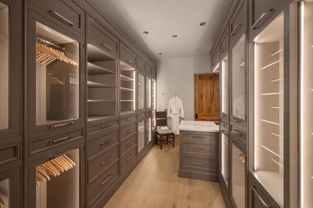 17845 Via de Fortuna, Rancho Santa Fe CA: https://media.crmls.org/mediaz/a3b42947-818b-4c9c-8d8c-97b3308385c3.jpg