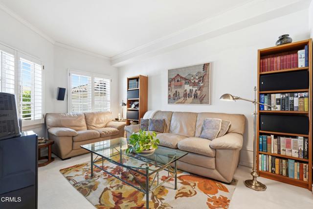 Detail Gallery Image 21 of 72 For 2317 Canyonback Rd, Los Angeles,  CA 90049 - 5 Beds | 5/1 Baths