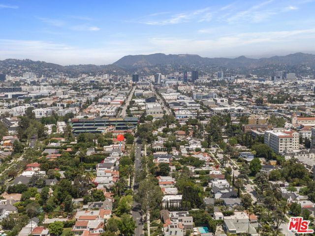571 N Cahuenga Boulevard, Los Angeles CA: https://media.crmls.org/mediaz/a3b4c154-bde7-4235-81c8-1e429c0177f6.jpg