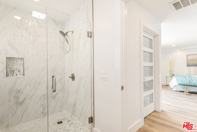 3536 Malibu Country Drive, Malibu CA: https://media.crmls.org/mediaz/a3b4c34b-41a9-4297-bda3-79e83eae2ee2.jpg