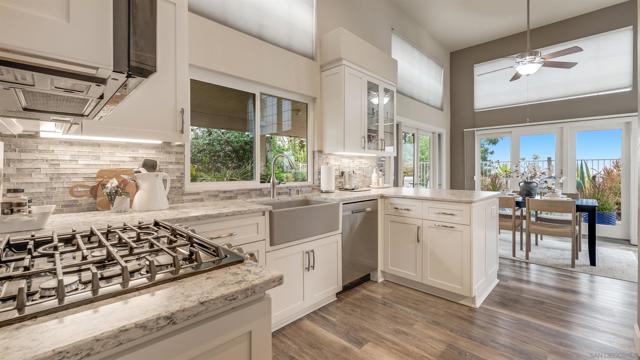 2352 Rock Crest Gln, Escondido CA: https://media.crmls.org/mediaz/a3b66d70-c001-439c-96da-5acb139700bd.jpg