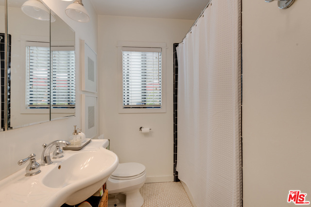 2417 Bryan Avenue photo 11