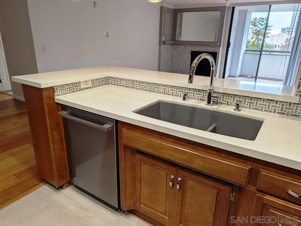 750 State St - photo 4