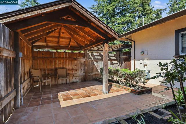 1451 Franklin Canyon Rd, Martinez CA: https://media.crmls.org/mediaz/a3b73e55-91af-4878-bb39-abb60d62aee3.jpg