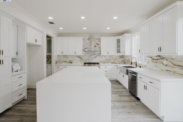 1955 Bankston Dr, Tracy CA: https://media.crmls.org/mediaz/a3b7464f-8719-4a39-a0a6-f73b19fe9ec8.jpg