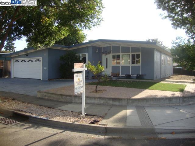 24282 Willimet Way, Hayward CA: https://media.crmls.org/mediaz/a3b77b0b-cef6-4f87-a82a-a127c966291e.jpg