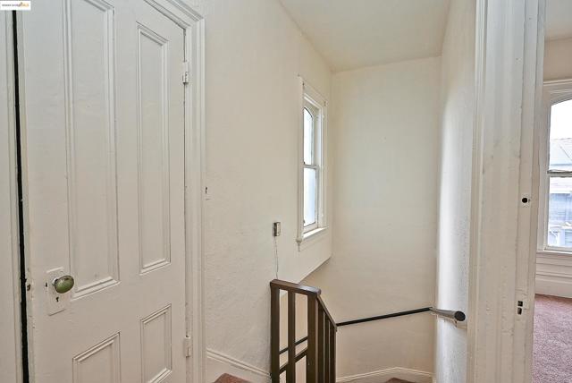 672 33Rd St, Oakland CA: https://media.crmls.org/mediaz/a3b95b09-0870-4bfb-a45a-6775e8b29fc4.jpg