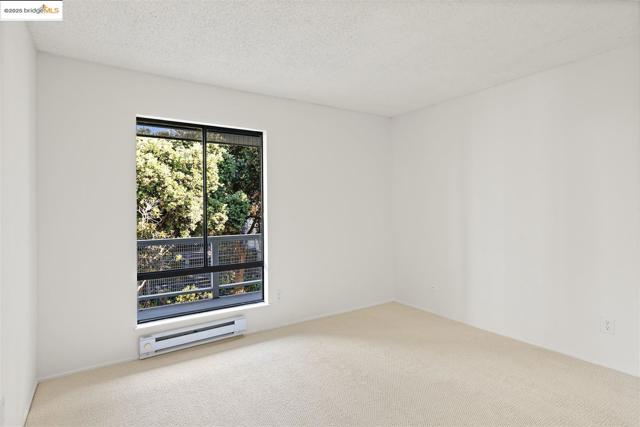 7 Commodore DR, Emeryville CA: https://media.crmls.org/mediaz/a3b9f496-f140-40de-a6d0-32a81598cbea.jpg