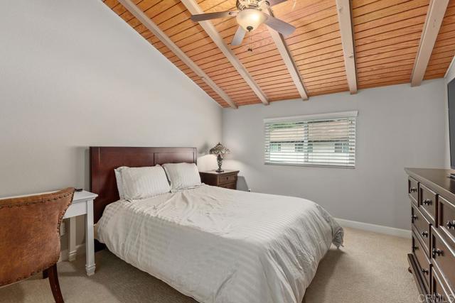 3404 Oak Cliff Dr, Fallbrook CA: https://media.crmls.org/mediaz/a3ba708b-0c03-489f-81f2-085f4d12a964.jpg