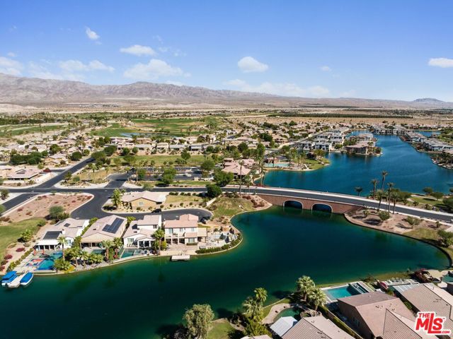 42871 Beato Drive, Indio CA: https://media.crmls.org/mediaz/a3ba9c1c-8cf7-4fdb-8b26-1f172a7e1ff1.jpg