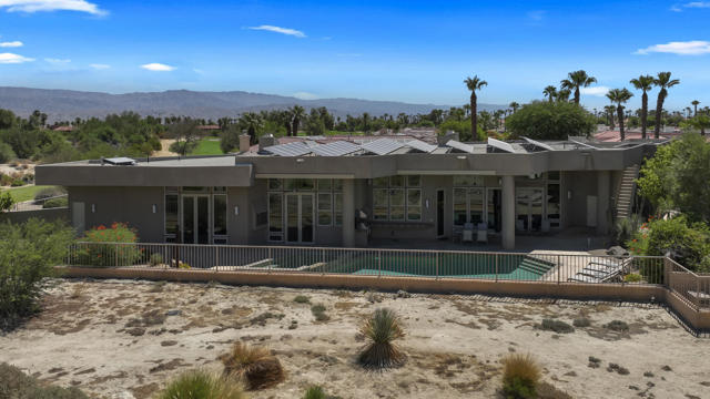 36 Merill Drive, Palm Desert CA: https://media.crmls.org/mediaz/a3baec38-bed7-4fba-b980-10594e0dcf00.jpg