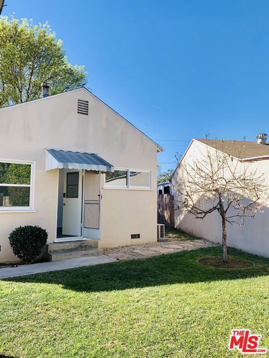 11559 Cumpston Street, North Hollywood CA: https://media.crmls.org/mediaz/a3bb2918-35ad-4762-8550-a042d5e4a484.jpg