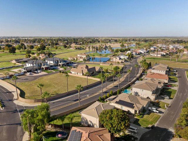 11447 Mirage Drive, Chowchilla CA: https://media.crmls.org/mediaz/a3bb430a-11e7-4241-bfbb-b2c027701dba.jpg