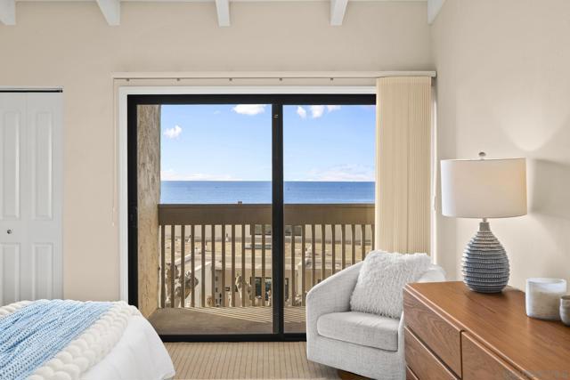 429 S Sierra Ave, Solana Beach CA: https://media.crmls.org/mediaz/a3bb7a87-5ca9-4db6-9892-4292564e45d8.jpg