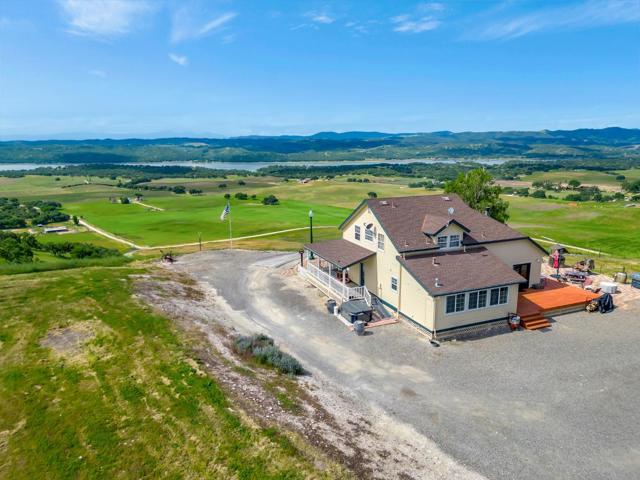 70500 Bradley Lockwood Road, Lockwood CA: https://media.crmls.org/mediaz/a3bc0887-c669-418e-b082-3729c0cb19a5.jpg