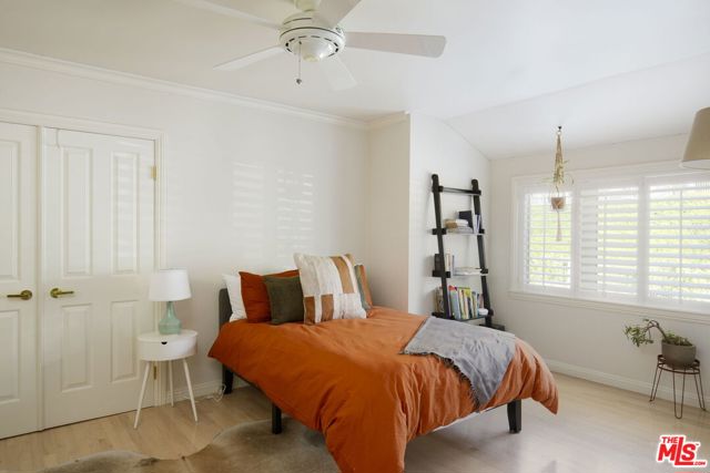 16303 Mandalay Drive, Encino CA: https://media.crmls.org/mediaz/a3bc3a7c-969e-411c-9bba-08099e66965f.jpg