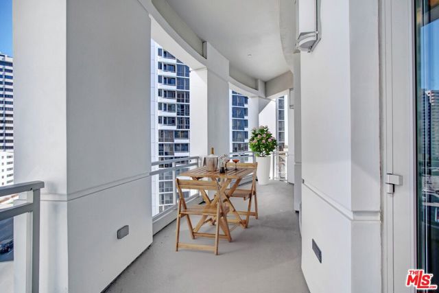 10700 Wilshire Boulevard, Los Angeles CA: https://media.crmls.org/mediaz/a3bc5c56-c614-47c9-bf6e-5e63042e389d.jpg