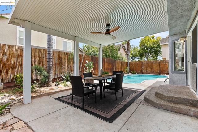 20 Goldmeadow Ct, Brentwood CA: https://media.crmls.org/mediaz/a3bc66c6-790d-4c42-9ba3-3004264af96c.jpg