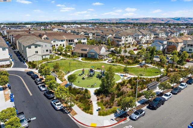8563 Schooner Way, Newark CA: https://media.crmls.org/mediaz/a3bcccf6-66a1-4262-9723-388f50f1d17e.jpg