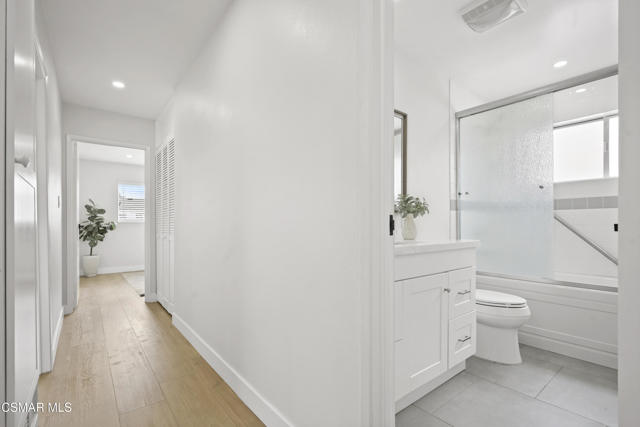 174 Wendy Drive, Thousand Oaks CA: https://media.crmls.org/mediaz/a3bdaf54-f162-43ce-bbba-3f0c8dae0057.jpg