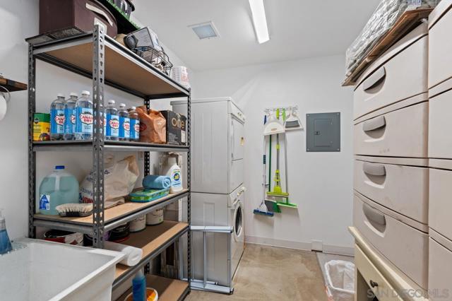 6926 28 Amherst St, San Diego CA: https://media.crmls.org/mediaz/a3bdfb7d-8cc7-47cb-a2e4-32c09888bb91.jpg