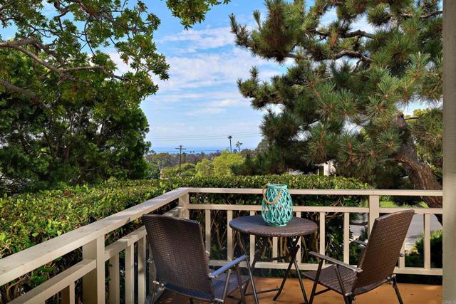 3190 Falcon Drive, Carlsbad CA: https://media.crmls.org/mediaz/a3be17cf-dacf-4f4f-909c-2cc3ae752060.jpg