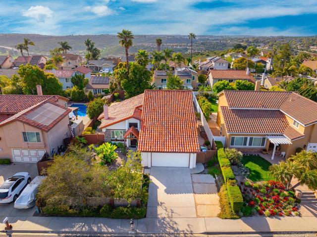 6433 La Paloma Street, Carlsbad CA: https://media.crmls.org/mediaz/a3be1e82-2411-437f-9a28-7087a69b0a6b.jpg