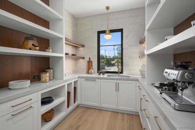 6323 Mimulus, Rancho Santa Fe CA: https://media.crmls.org/mediaz/a3be7913-44d7-4dcf-bcc0-638425195f61.jpg