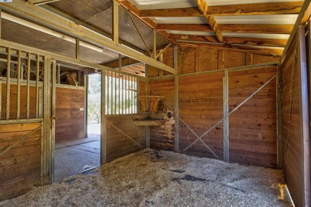 5281 Chiles Pope Valley Rd,  CA: https://media.crmls.org/mediaz/a3bf47e1-4387-4866-8641-cc482cbb98dd.jpg