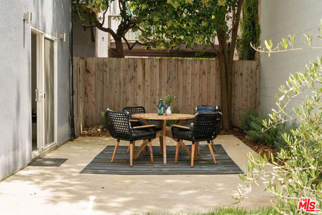 12366 Laurel Terrace Drive, Studio City CA: https://media.crmls.org/mediaz/a3bf5872-53a4-4731-a511-245356e05a7a.jpg