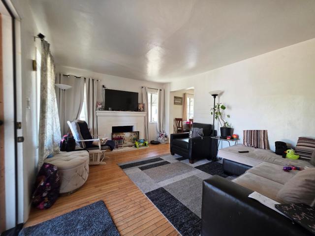 22133 Peralta Street, Hayward CA: https://media.crmls.org/mediaz/a3bf69e1-017a-4da1-9039-b6f0f5308ba2.jpg