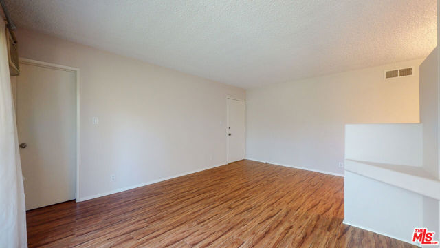 1833 Manning Avenue, Los Angeles CA: https://media.crmls.org/mediaz/a3bfcd2e-e21e-404e-a23d-1f47698a6cfc.jpg