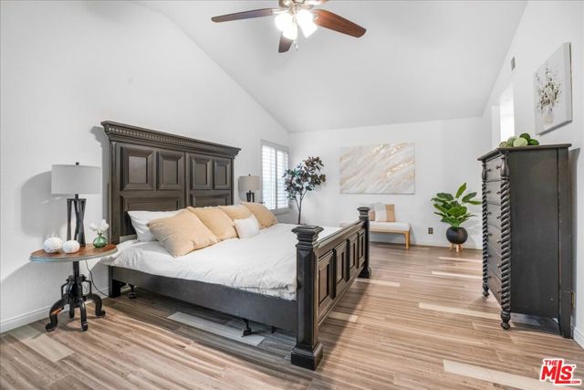 12084 London Grove Court, Moorpark CA: https://media.crmls.org/mediaz/a3c0964c-d1fc-4684-8737-d7b71e5567f6.jpg