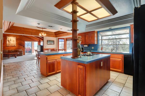 40835 Big Oak Flat Road, Oakhurst CA: https://media.crmls.org/mediaz/a3c109fd-697d-492b-bd46-7162c03742bb.jpg